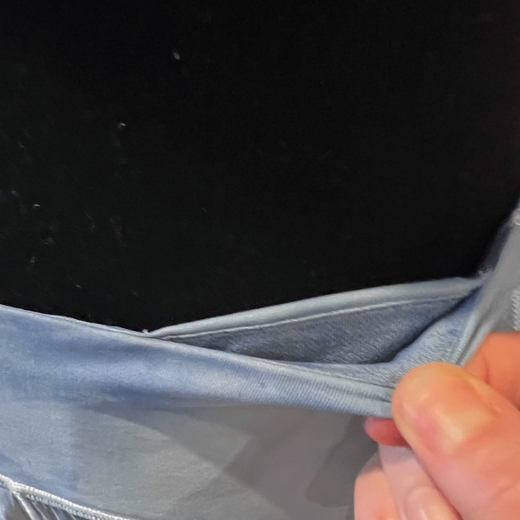 NWOT Lululemon custom tie dye shorts. Blue tie dye Size 4. New. Shorts only. - Picture 7 of 8